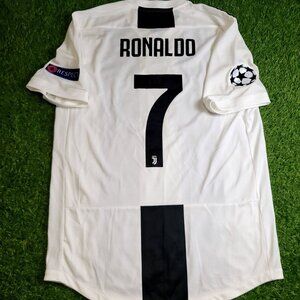 Cristiano Ronaldo Juventus 2018 2019 DEBUT UEFA PLAYER ISSUE Soccer Jersey L